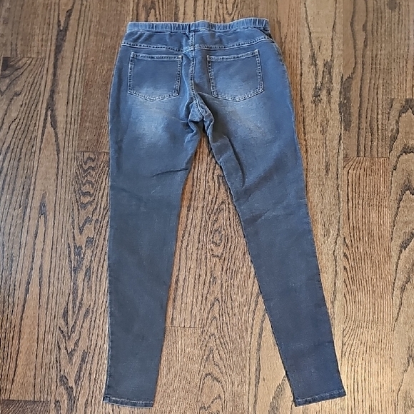 HUE Grey Washed Women's Jeggings - Picture 5 of 8